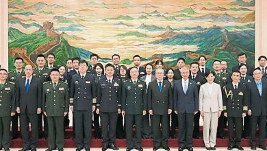 Photo of 参观抗战胜利展示  日自卫队干部访北京武警
