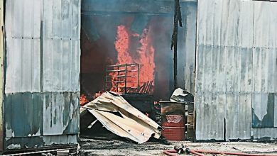 Photo of 消防栓打不开 没水灭火 2店烧毁