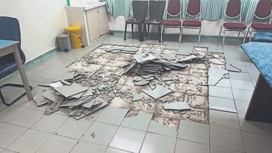 Photo of 太平医院设备不足 急救室床位不够   病患被迫躺帆布床或地上等待治疗
