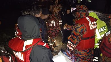 Photo of 心碎! 坠涵洞男童 遗体卡600 米外树枝