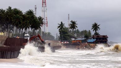 Photo of 海蚀严重路段告急 当局冒雨赶工抢修