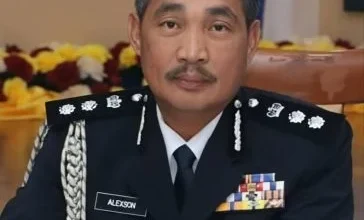 Photo of 持刀攻击警官 男子当场被制伏