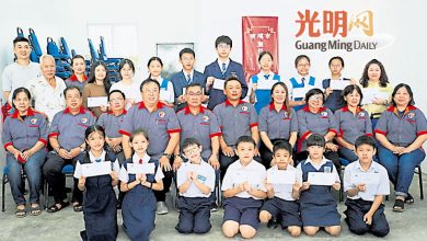 Photo of 玻潮州公会颁奖励金 2910元惠41会员子女