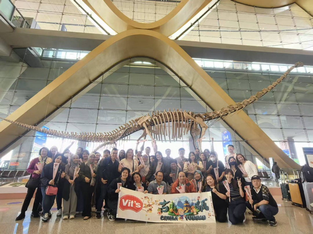 安琪儿旅游专业於公司奖励团，图为中国昆明之旅。