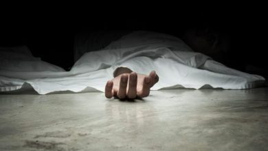 Photo of 老板开车闻异味 惊见陌生人猝死后座