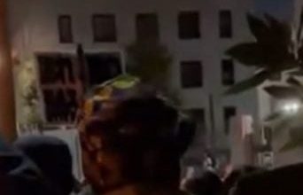 Photo of 涉华言论惹争议 日本民众围堵官邸要求高市早苗下台