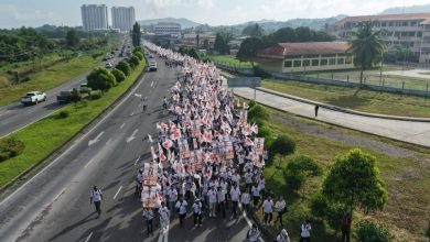 Photo of 火箭人战前火箭人 各出动上千支持者拼气势