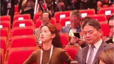 Photo of APEC会议被拍 刘强东：从此在老婆面前没自信