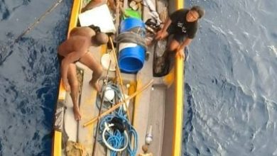 Photo of 翻船后海上漂流8天 6男女被中国船员救起