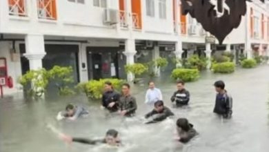 Photo of UMK生洪水中戏水挨轰 太危险 毫无常识
