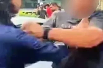 Photo of 闯入直播挑衅辱骂录影者 不满被拍图打人 男子被捕