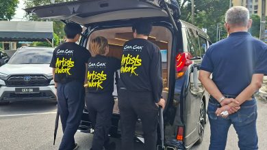 Photo of 壁画推手陈楚淮举殡 家人穿工作服送别