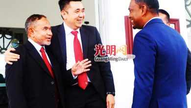 Photo of 【槟州议会】拆除浮罗小贩摊格被指不公 方美铼莫哈末苏克激辩