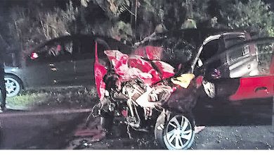 Photo of 货车闯反方向与3车相撞 1女乘客丧命