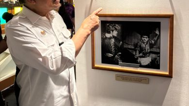 Photo of 参观诺丁阿末纪念馆 安华兴致一来开口献唱