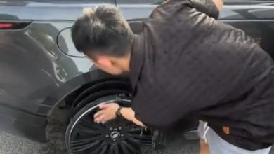 Photo of SUV剩三轮硬开上路 骑士怒斥: 你是不是醉了?