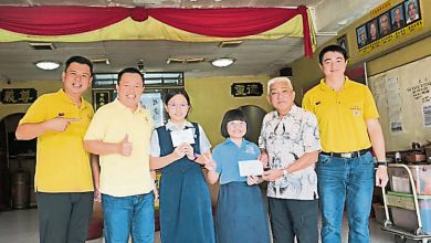 Photo of 马口紫康阁颁奖励金 18学生受惠