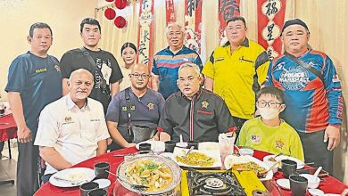 Photo of 白沙罗火箭支部设午宴 慰劳合艾赈灾甲洞自消队