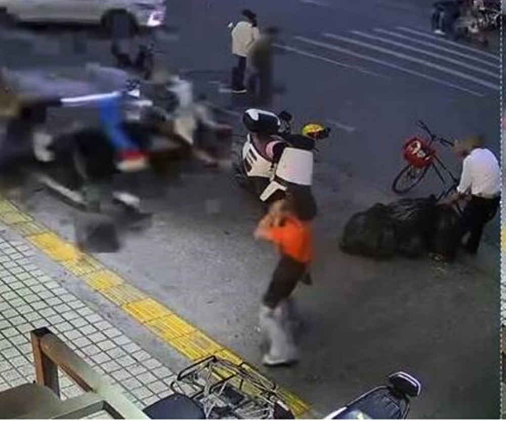 中国发生重大车祸。(照片取自平台X)