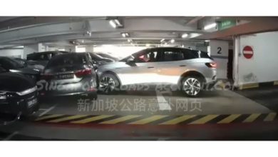 Photo of 坡道高速驶下猛撞静车 停车场内4车连环撞