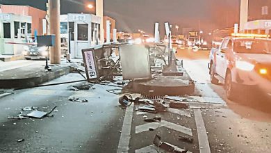 Photo of 罗里撞收费站波及2车 7人侥倖逃劫