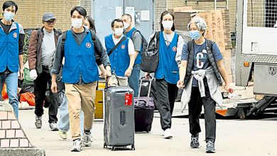 Photo of 【香港5级大火】未受大火波及 宏志阁居民返寓所取物品