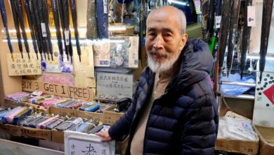 Photo of 传承5代183年雨伞老店将结业 港市民向“伞王”告别