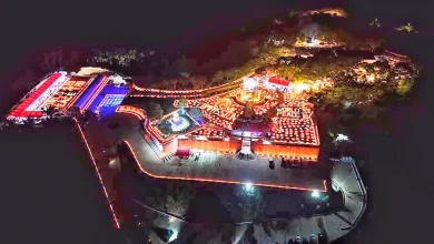 Photo of 觉心寺灯海拼字祈福 点亮逾10万灯创纪录