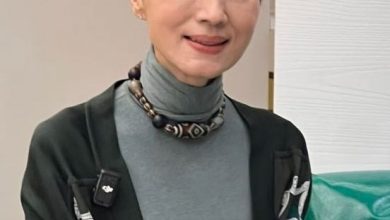 Photo of 坣娜追思会好友齐聚送别 寇世勋悲叹：太年轻了