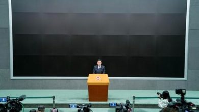 Photo of 李家超记者会 大黑屏悼火灾罹难者