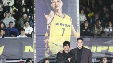 Photo of 惊喜现身林书豪引退仪式 周杰伦笑亏:忘记他是传奇