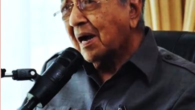 Photo of 揶揄不敢退出团结政府 敦马：巫统续向火箭低头