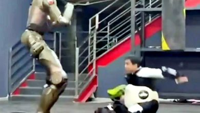 Photo of 视频〡机器人飞踹老板爆红 宣传逆操作 网友喊过瘾