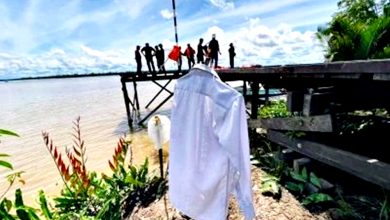 Photo of 家属挂衣服摆祭品祈福 盼失踪少年奇迹生还