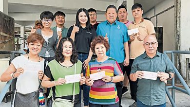 Photo of 柔苏丹后基金会颁3万 助15火灾摊主减负担