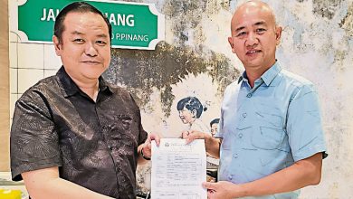 Photo of 甲洞贩商公会加入隆雪华堂 郑成隆:为小贩争取权益