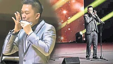Photo of 【我们一起颂春风 完结篇 】胡志健苦练修来冠军路 玩得一手好口琴文字