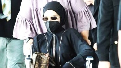 Photo of 涉款7.7万 坐轮椅上庭 前陆军首长夫人控洗钱