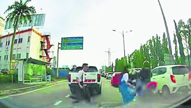 Photo of 与2同学过马路 女生被摩多撞飞