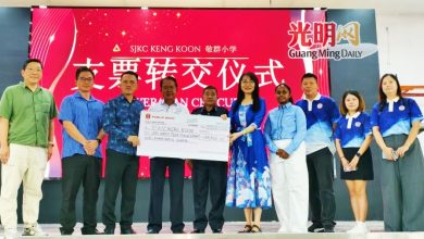 Photo of 【敬群移交开学援金】吴俊益:明年6岁新生入读 敬群课室师资可应付