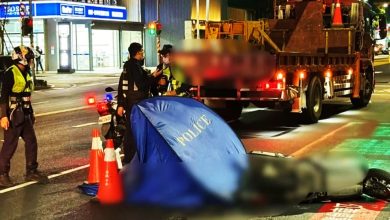 Photo of 悲伤跨年夜！男骑士遭辗毙 肇事司机跪地痛哭