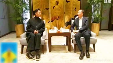 Photo of 谢霆锋见哈尔滨领导 乖乖坐姿成热话 网民：见班主任
