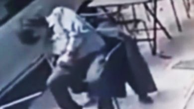 Photo of 【视频】户外喝饮料滑手机 男子遭天降大玻璃砸昏