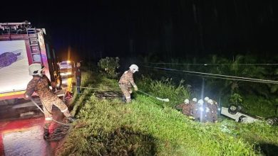Photo of 货卡坠20尺深谷 3男受困获救