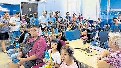 Photo of 武吉淡汶服务中心施援 逾50学生获开学购物券