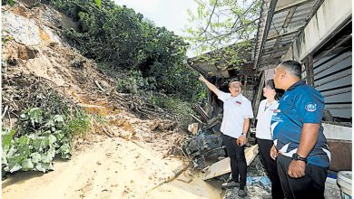 Photo of 安邦武吉莲花苑土崩 轿车险坠下 封路查肇因
