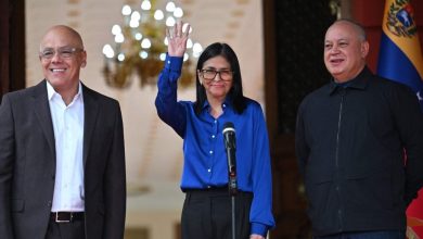 Photo of 美军生擒马杜罗 知情人士：委内长与美国沟通1年
