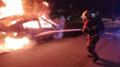Photo of 撞电线杆火烧车 一家三口险命丧火海