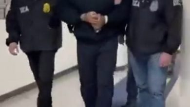 Photo of 押解画面曝光！马杜罗头戴兜帽 被押往美国缉毒局总部