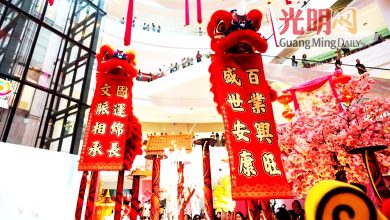 Photo of 新年档期排满 舞狮团从早舞到晚